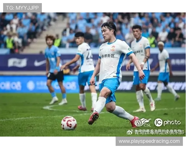 西海岸阿齐兹段刘愚联手破门助球队逆袭取胜 西海岸阿齐兹段刘愚联手破门助球队逆袭取胜