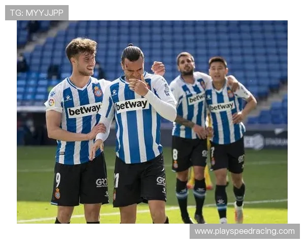 马拉加主场气势如虹巴塞罗那阵容受损恐难全身而退 马拉加主场气势如虹巴塞罗那阵容受损恐难全身而退